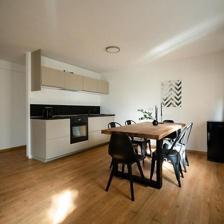 Oldtown Studio Apartment With 2 Bathrooms Dusseldorf Bagian luar foto