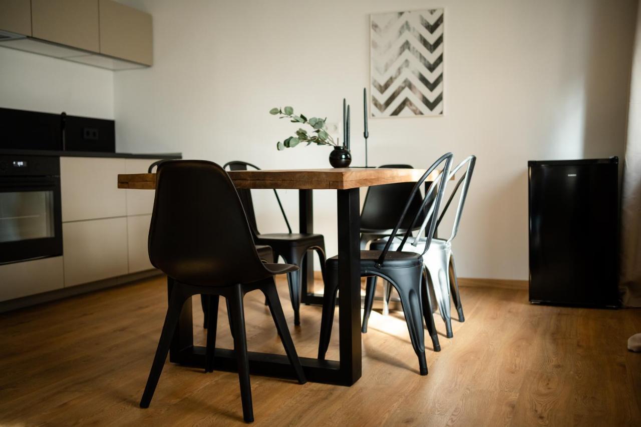 Oldtown Studio Apartment With 2 Bathrooms Dusseldorf Bagian luar foto