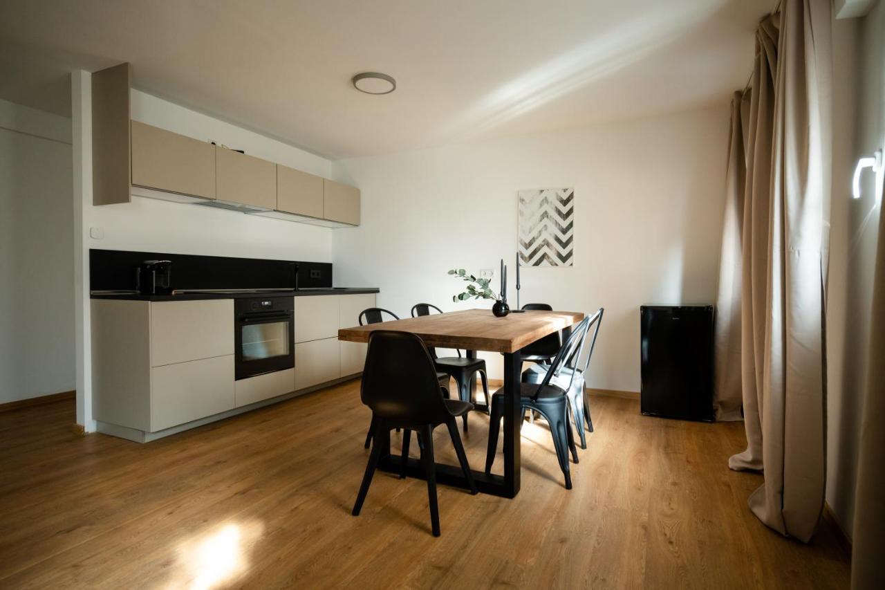 Oldtown Studio Apartment With 2 Bathrooms Dusseldorf Bagian luar foto