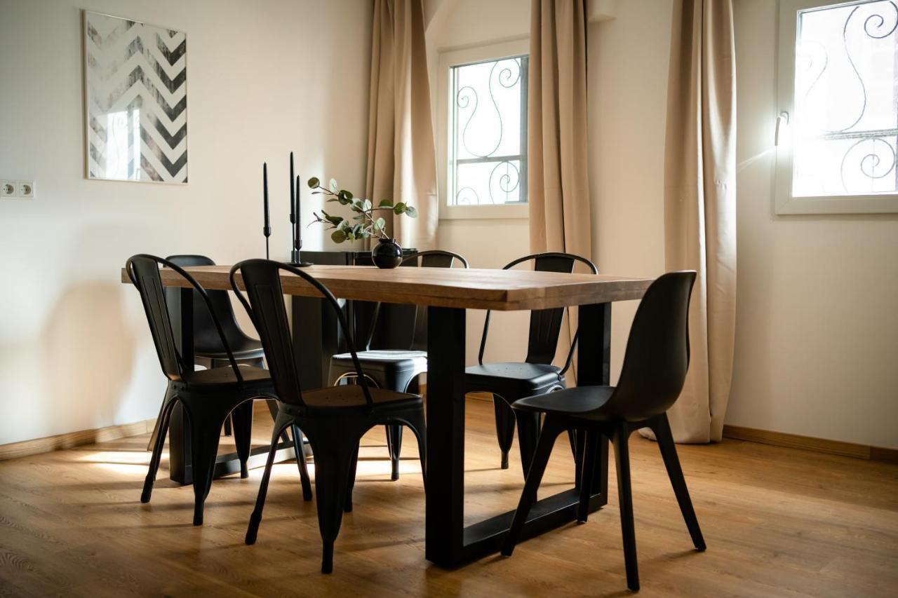 Oldtown Studio Apartment With 2 Bathrooms Dusseldorf Bagian luar foto