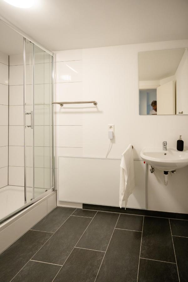 Oldtown Studio Apartment With 2 Bathrooms Dusseldorf Bagian luar foto