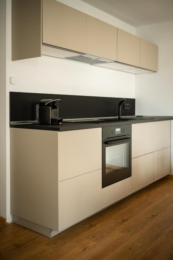 Oldtown Studio Apartment With 2 Bathrooms Dusseldorf Bagian luar foto