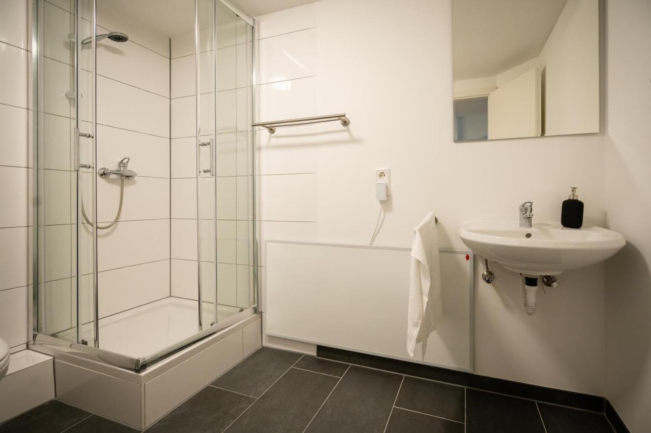 Oldtown Studio Apartment With 2 Bathrooms Dusseldorf Bagian luar foto