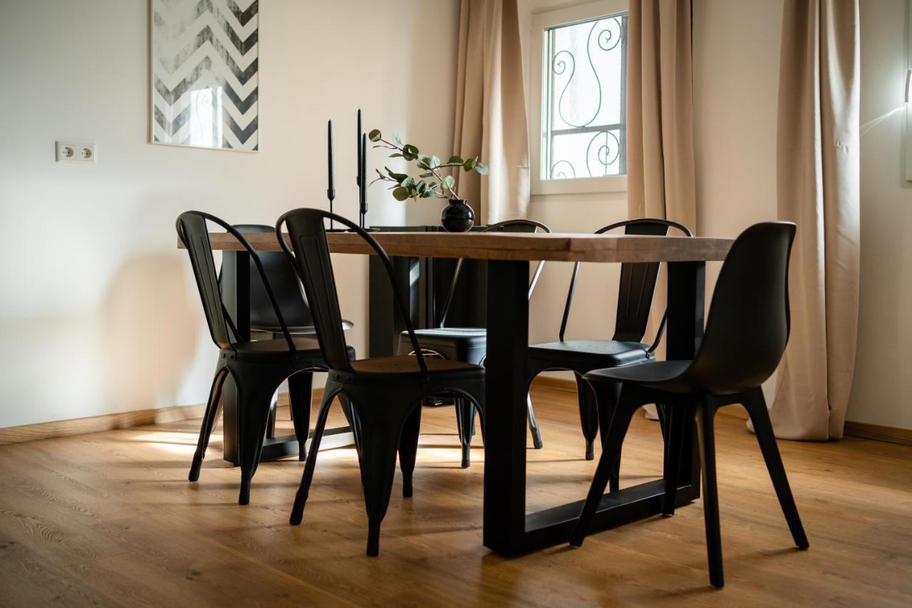 Oldtown Studio Apartment With 2 Bathrooms Dusseldorf Bagian luar foto