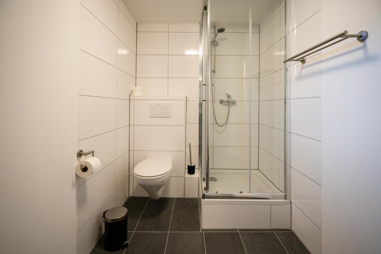 Oldtown Studio Apartment With 2 Bathrooms Dusseldorf Bagian luar foto