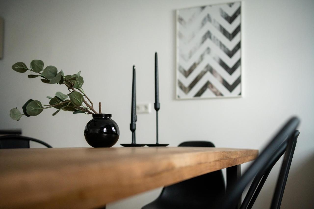 Oldtown Studio Apartment With 2 Bathrooms Dusseldorf Bagian luar foto
